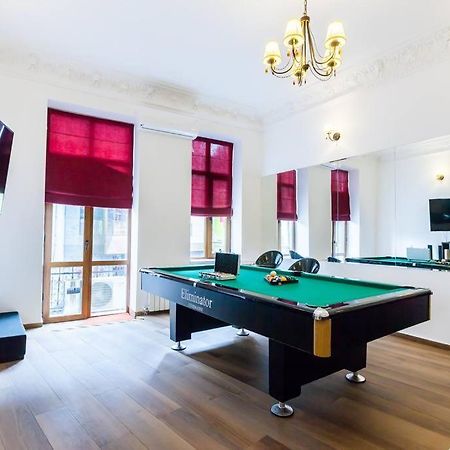 The Castle Of Piata Romana Hostel Bucureşti Ngoại thất bức ảnh
